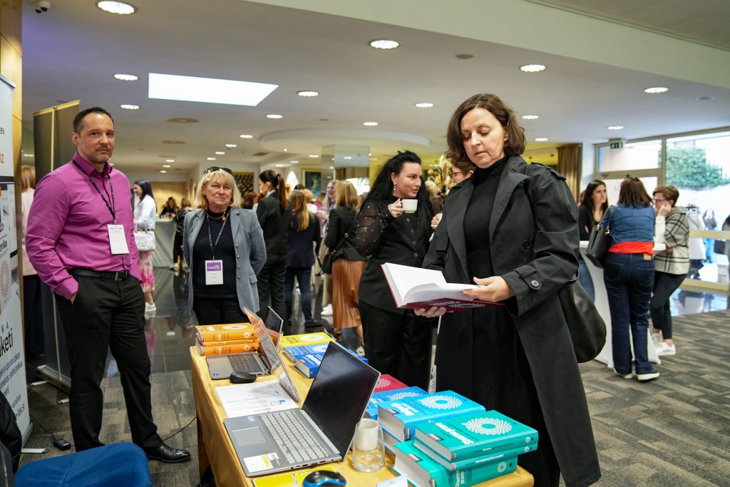 Plače v javnem sektorju Plače v javnem sektorju